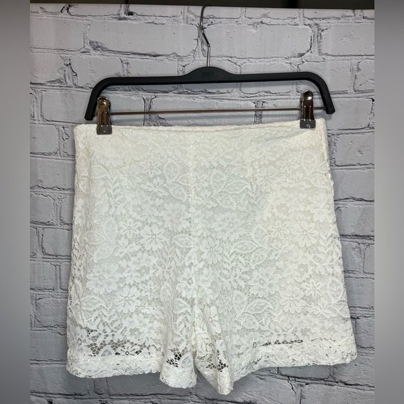 NWT- Zara lace shorts -Small - Picture 3 of 4